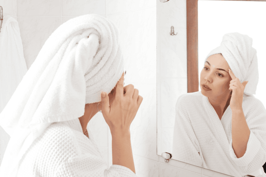 Vitamin E bôi mặt giúp giảm tổn thương da do tia UV gây ra