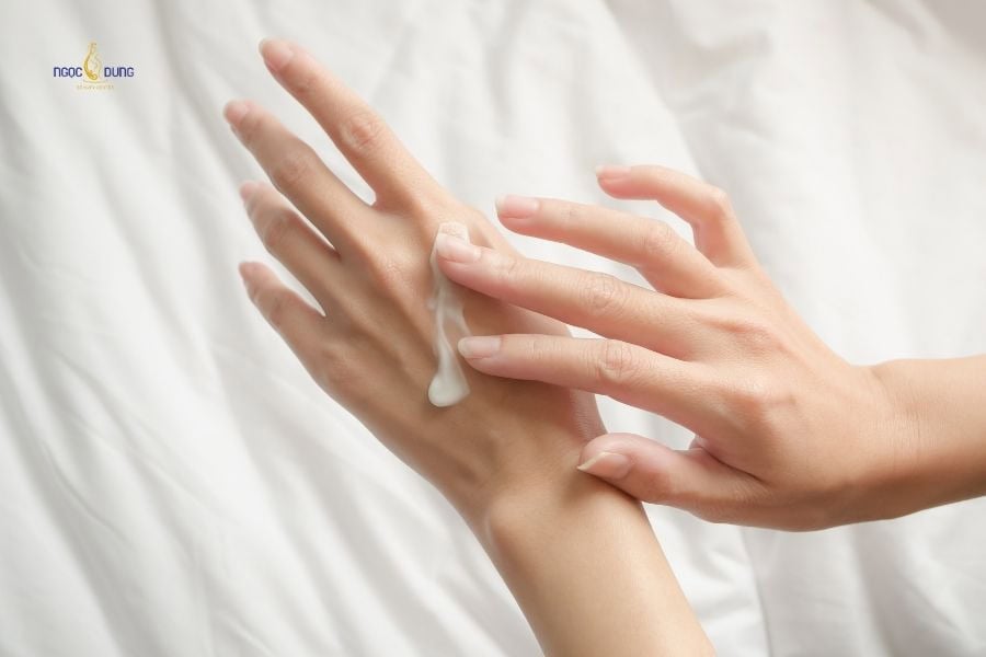 Da tay bị nhăn: Nguyên nhân và cách khắc phục