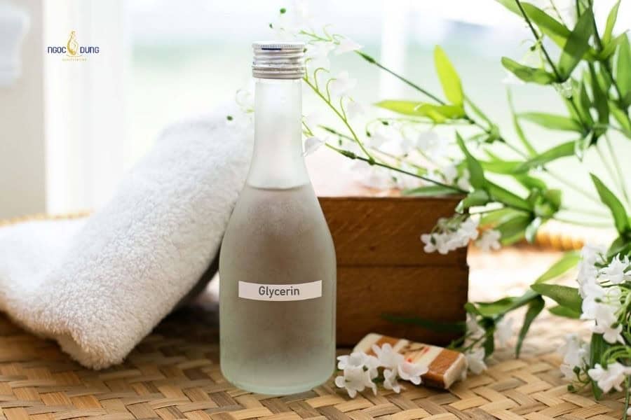 Glycerin được phân loại là một chất hút ẩm (humectant) hiệu quả cao 