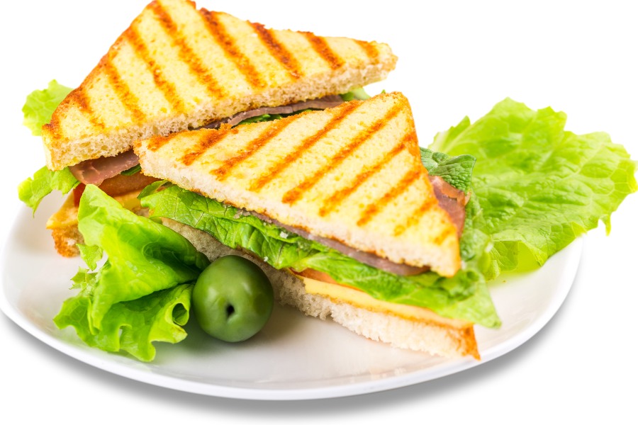 Thêm rau xanh vào các món bánh mì sandwich để bổ sung chất xơ và các chất dinh dưỡng khác