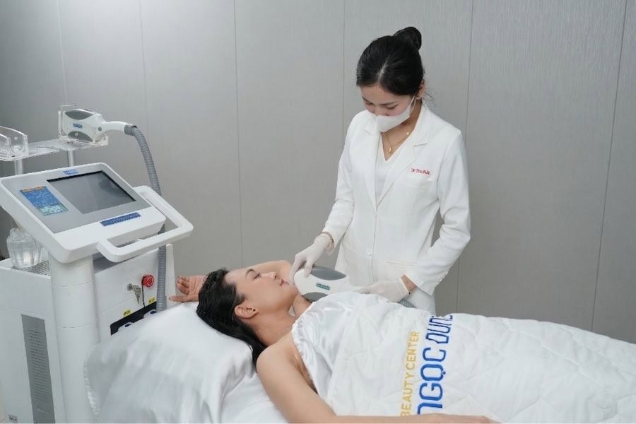 Cách tẩy lông nách bằng kem đánh răng hiệu quả tại nhà 10 Ngọc Dung mang đến dịch vụ triệt lông New Elight êm ái và hiệu quả bền lâu