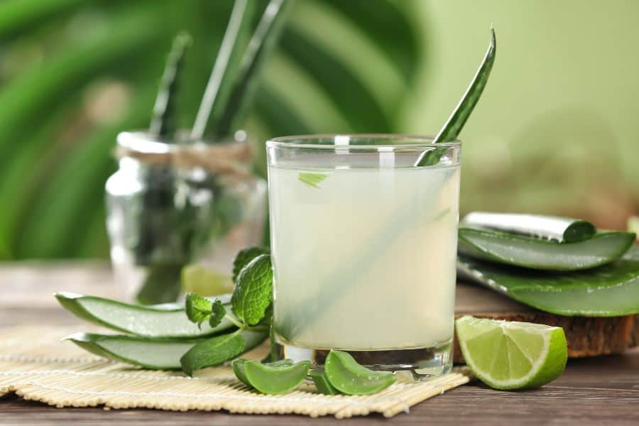 Nha đam và chanh tươi giúp da sáng mịn và mờ thâm nhanh chóng