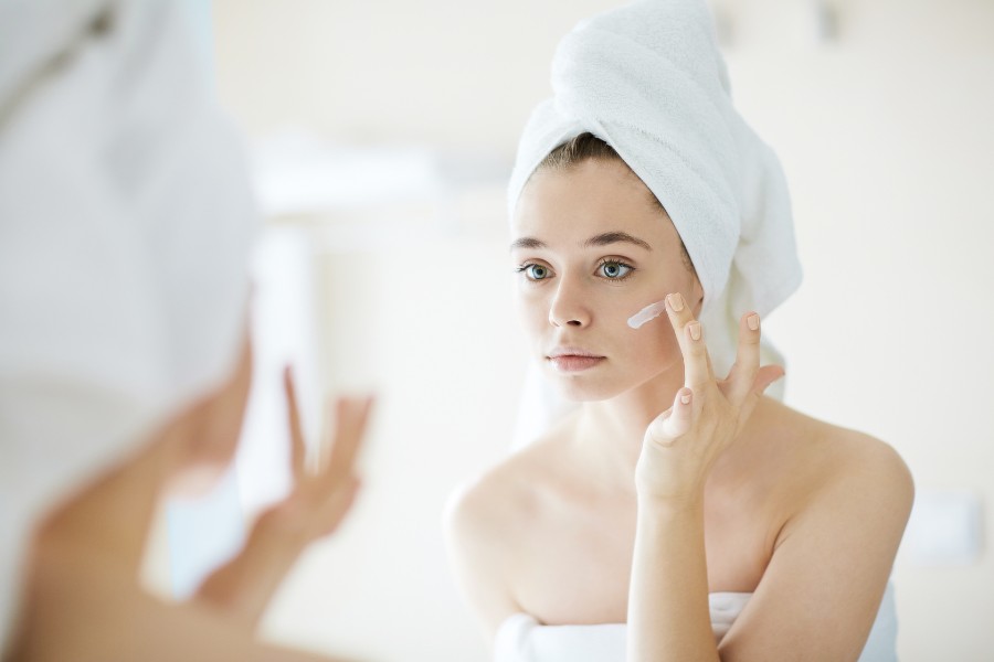 Cách phòng ngừa và chăm sóc da mặt bị chàm