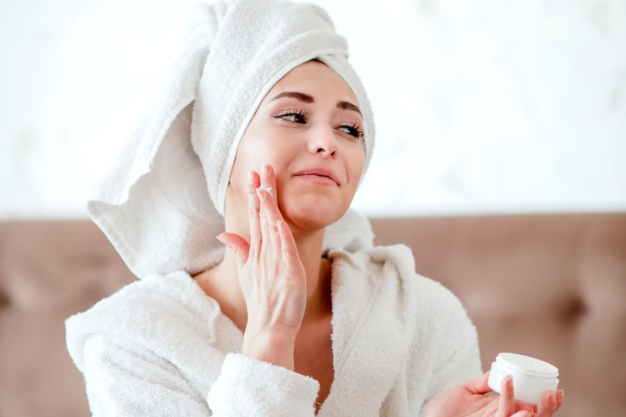 Dùng kem dưỡng ẩm phù hợp với loại da của bạn là cách bảo vệ da tốt nhất