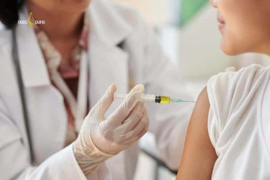 Cần tham khảo ý kiến chuyên môn để quyết định có nên tiêm corticosteoid sau tẩy nốt ruồi bằng laser