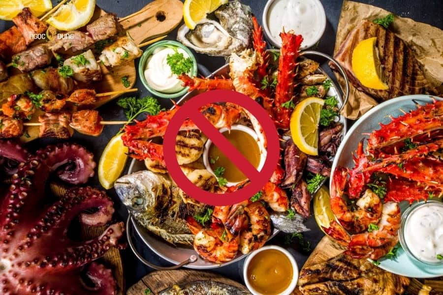 Tẩy nốt ruồi kiêng gì? Danh sách thực phẩm cần tránh 4 Hải sản cũng là giải đáp tiếp theo cho thắc mắc tẩy nốt ruồi nên kiêng gì