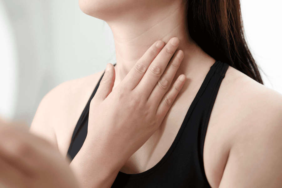 Massage vùng cổ giúp ngăn ngừa chảy xệ