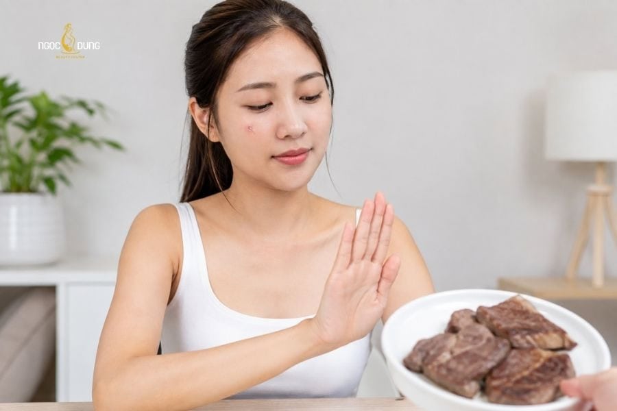 Ăn thịt bò khi vừa mới tẩy nốt ruồi dễ gây ra sẹo thâm 