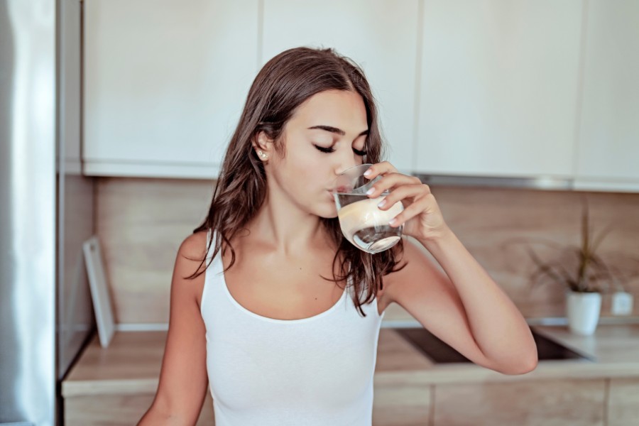 Khung giờ uống nước đẹp da từ 19h đến 20h hỗ trợ giảm cân cực kỳ hiệu quả