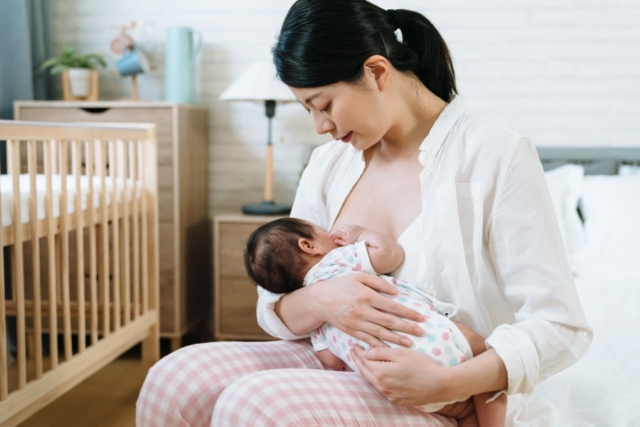 Mẹ bầu hoặc đang cho con bú không nên áp dụng phương pháp chích thuốc trị sẹo lồi