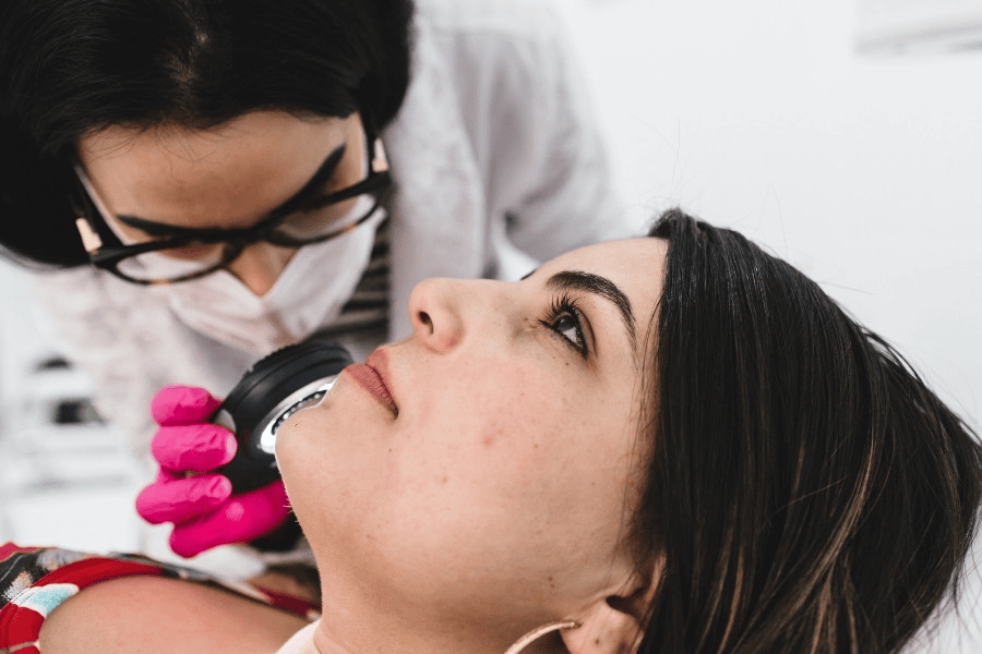 Soi da bằng ánh sáng không phân cực