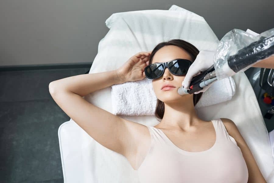 Chi phí triệt lông bị ảnh hưởng bởi nhiều yếu tố khác nhau