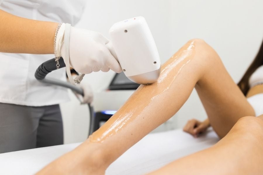 Triệt lông có an toàn không​ là thắc mắc phổ biến của nhiều khách hàng khi tìm hiểu dịch vụ chăm sóc cơ thể