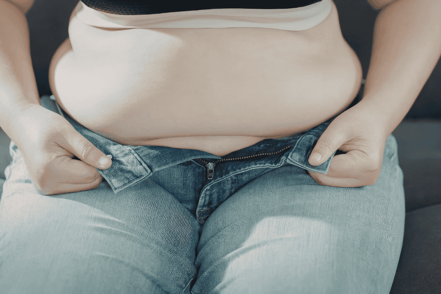 Mặc quần áo chật dẫn đến thâm mông