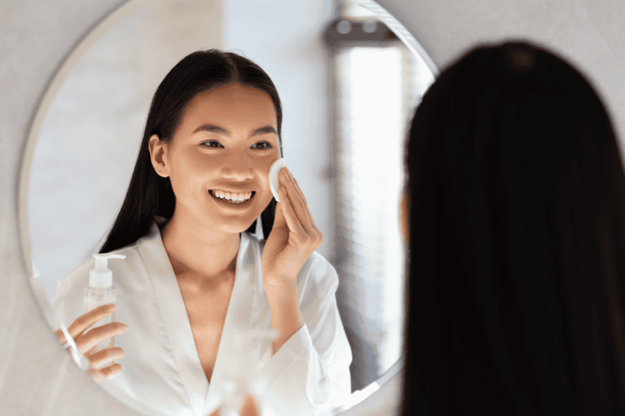 Quy trình sử dụng toner trong các bước skincare hàng ngày để có làn da mịn màng