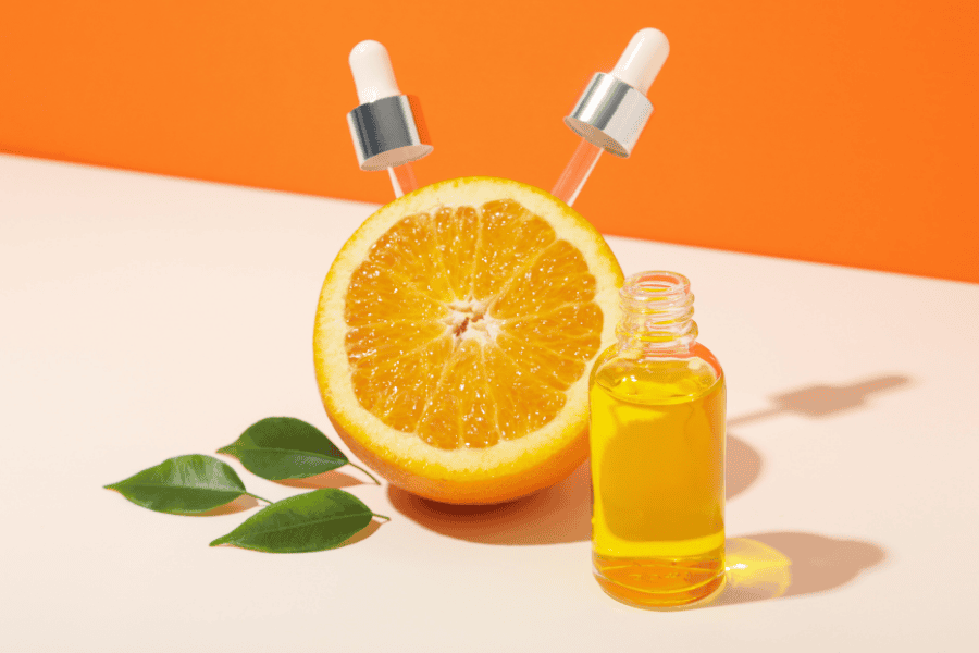 Vitamin C giúp sản sinh collagen và chống oxy hóa mạnh