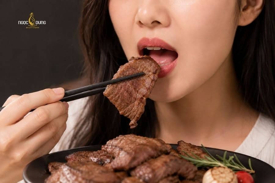 Bạn có thể ăn thịt bò sau phun môi được 2 tuần