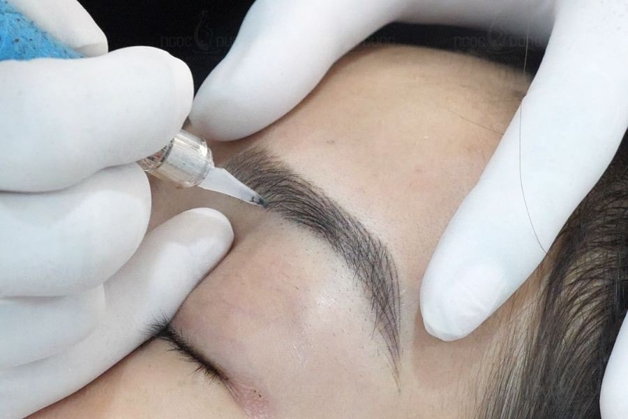 Điêu khắc chân mày phù hợp cho cả cơ địa nhạy cảm