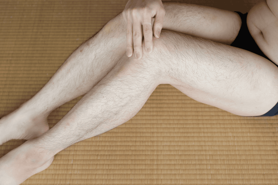 Cách làm rụng lông chân vĩnh viễn tại nhà mới nhất 3 Lông chân sẽ rụng nhiều hơn bình thường khi da khô hoặc thay đổi nội tiết tố