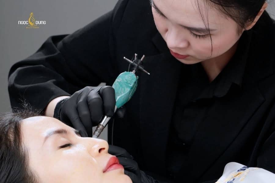 Mắt mí lót là gì? Đẹp hay xấu? Cách khắc phục hiệu quả 13 Ngọc Dung mang đến dịch vụ phun mí chất lượng giúp bạn sở hữu diện mạo cuốn hút hơn