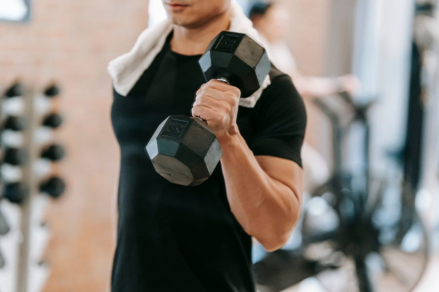 Bài tập gym sẽ giúp bạn tăng cơ, từ đó đốt mỡ nhanh hơn