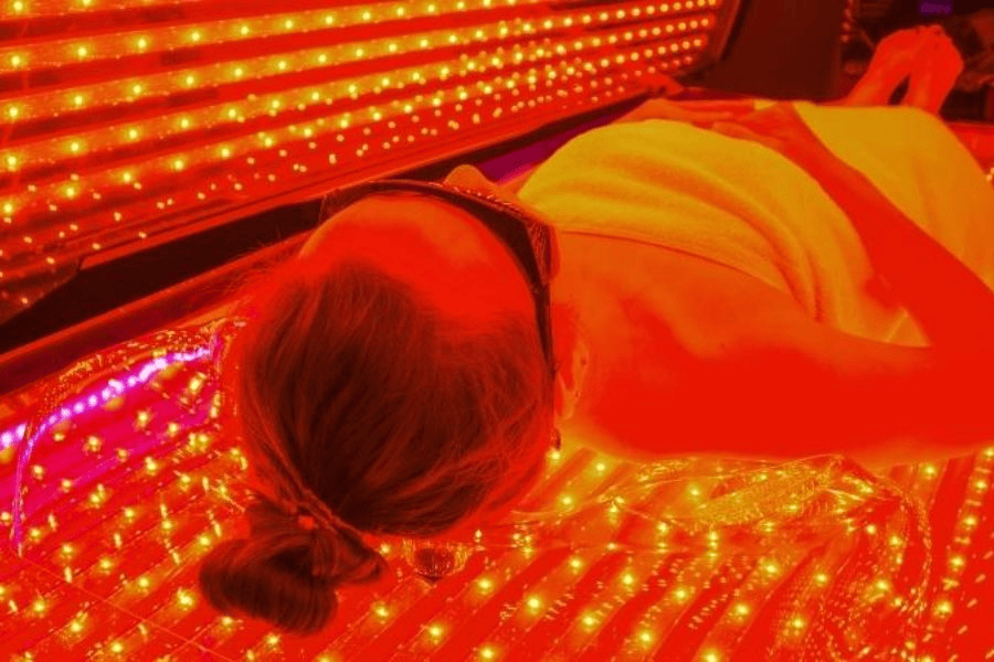 Ánh sáng đỏ giúp sản sinh collagen trẻ hóa da và hỗ trợ triệt lông hiệu quả 