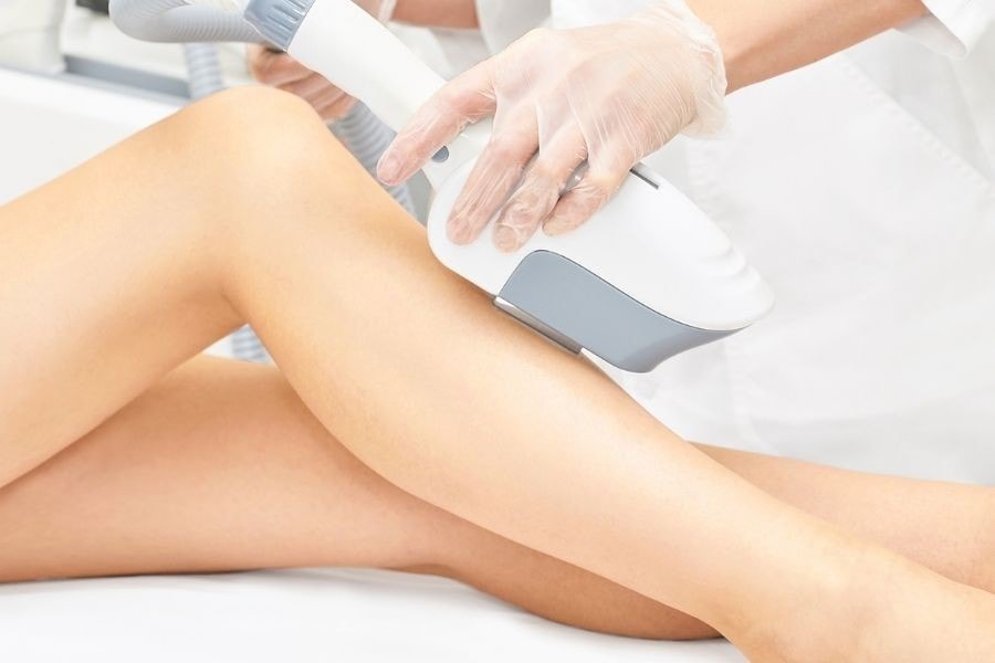 Triệt lông chân là gì? Phương pháp, liệu trình và chi phí 15 Nếu ưu tiên hiệu quả bền vững và an toàn, các gói triệt lông chân công nghệ cao sẽ là lựa chọn tối ưu
