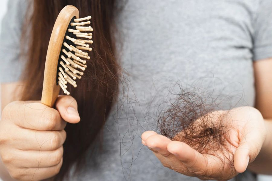 Những thói quen xấu gây ảnh hưởng tới da đầu, dẫn đến viêm nang tóc