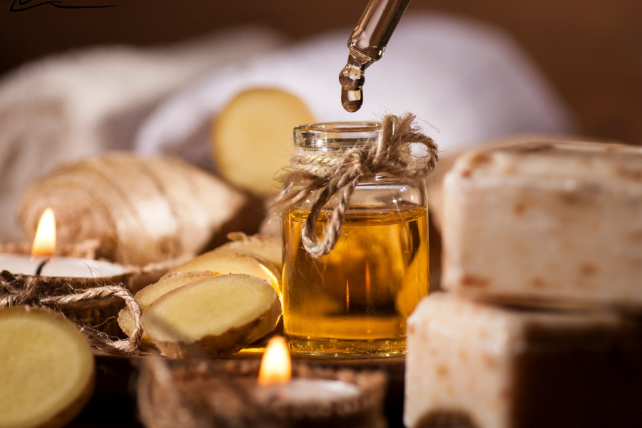 Sử dụng tinh dầu tràm trà để thoa lên vùng viêm trên tóc giúp kháng viêm hiệu quả