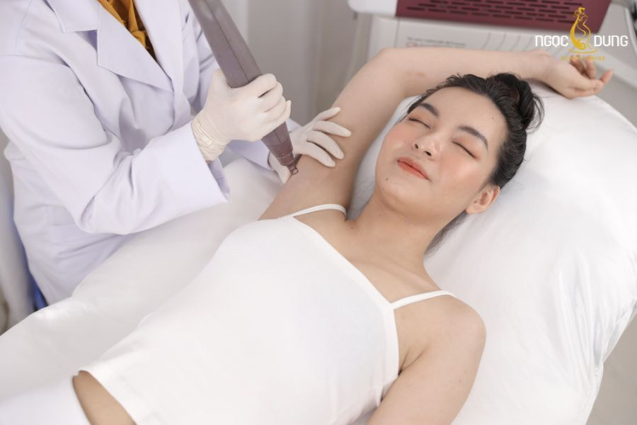 Bạn sẽ được trải nghiệm cách trị lỗ chân lông to ở nách bởi đội ngũ chuyên gia
