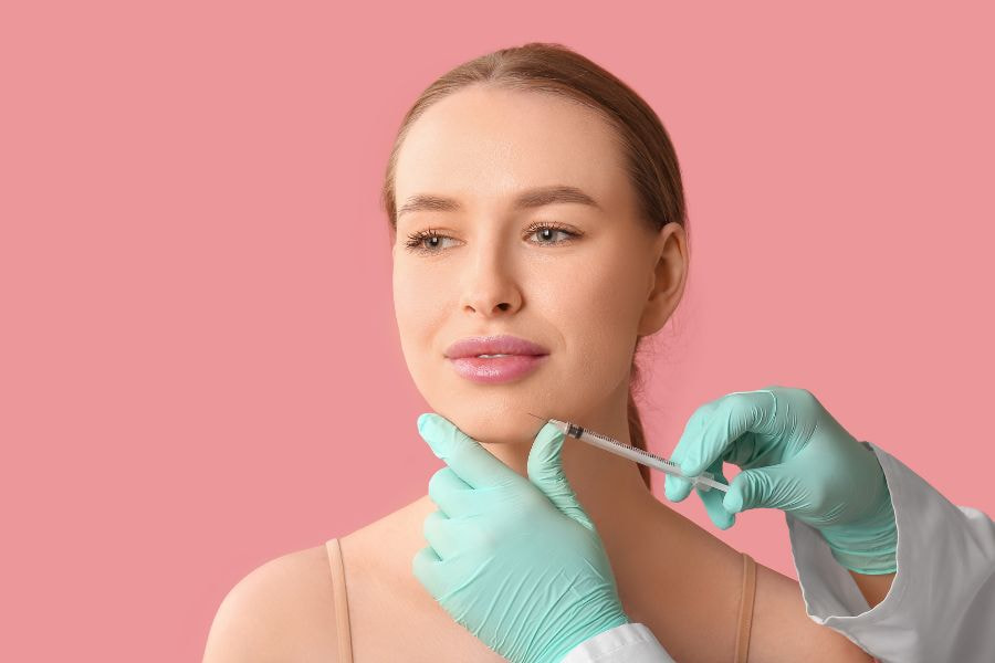 Tiêm filler cằm là phương pháp giúp cằm trông tròn đầy và phù hợp với gương mặt hơn