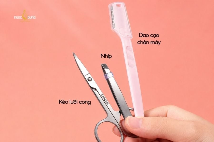 Cách cạo lông mày đẹp tự nhiên, dáng chuẩn và an toàn 3 Hãy chuẩn bị đầy đủ dụng cạo và tỉa lông mày để quá trình diễn ra thuận lợi nhất