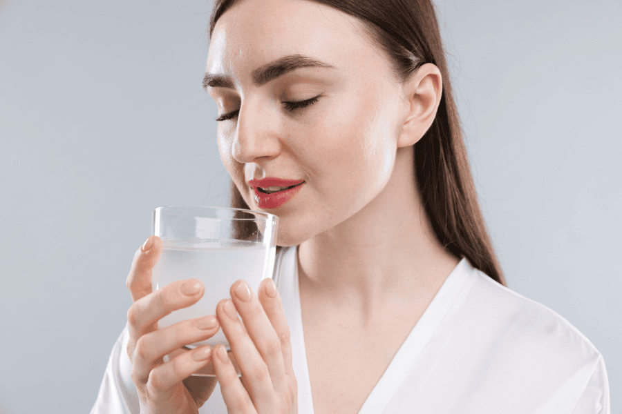 Collagen Là Gì Và Có Tác Dụng Gì? Bí Quyết Trẻ Hóa Da 19 Thời điểm uống collagen tốt nhất là buổi sáng khi bụng đói hoặc trước khi ngủ, vì đây là lúc cơ thể hấp thụ và tổng hợp protein hiệu quả nhất