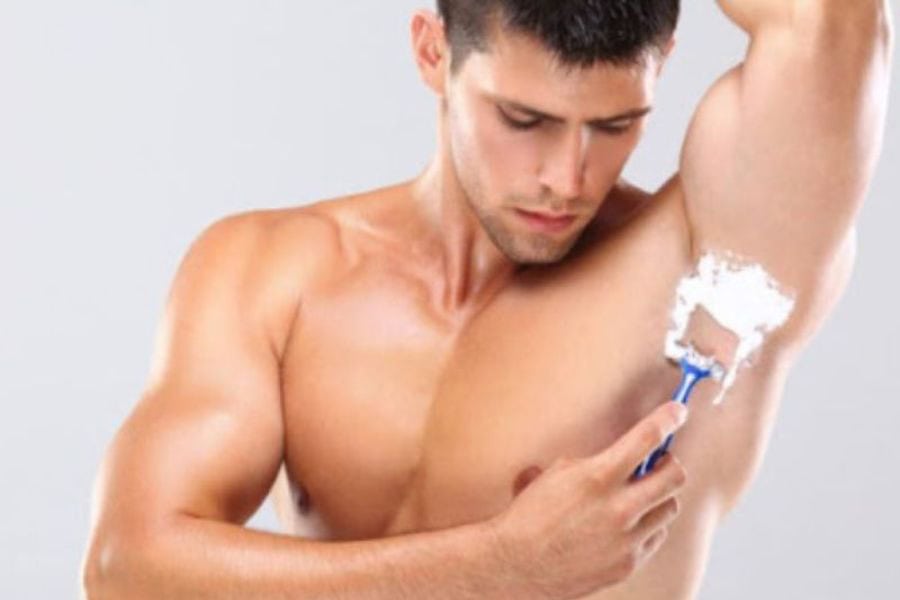 Cạo lông nách là giải pháp dọn lông tạm thời