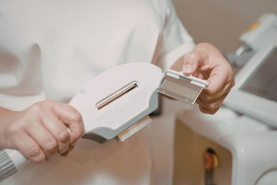 Quy trình triệt lông an toàn: 6 bước chuẩn y khoa mới nhất 8 Tuân thủ đúng lộ trình triệt lông chuẩn y khoa giúp làn da sạch lông và mịn màng