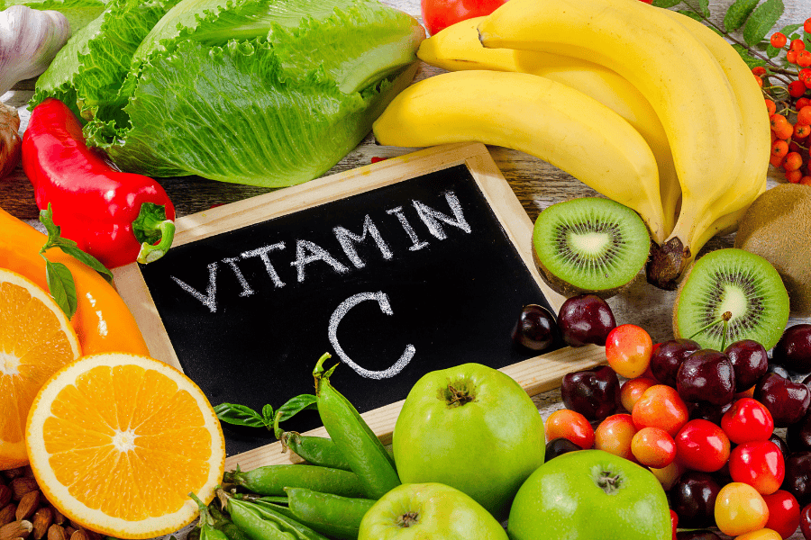 Bổ dung dinh dưỡng, đặc biệt là vitamin C để làm mờ vết thâm hiệu quả