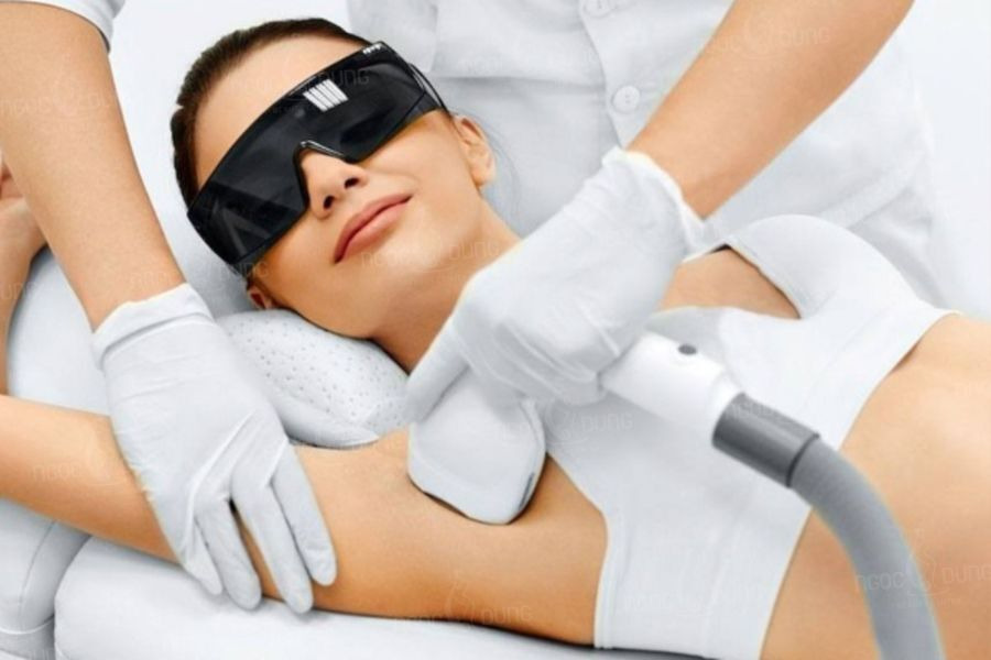 Trị thâm nách bằng cách sử dụng công nghệ cao tại Thẩm mỹ viện Ngọc Dung