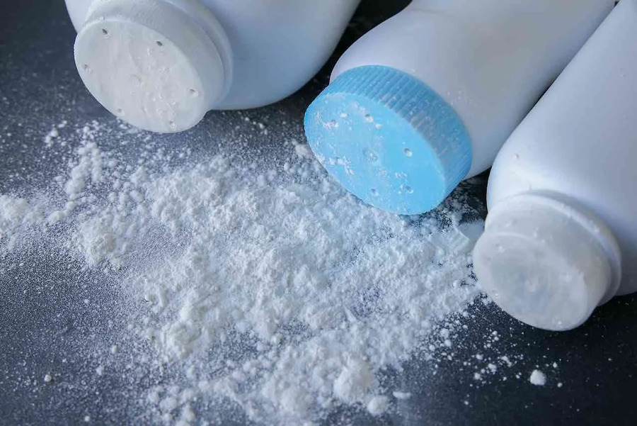 Tác dụng của phấn rôm trong trị thâm nách