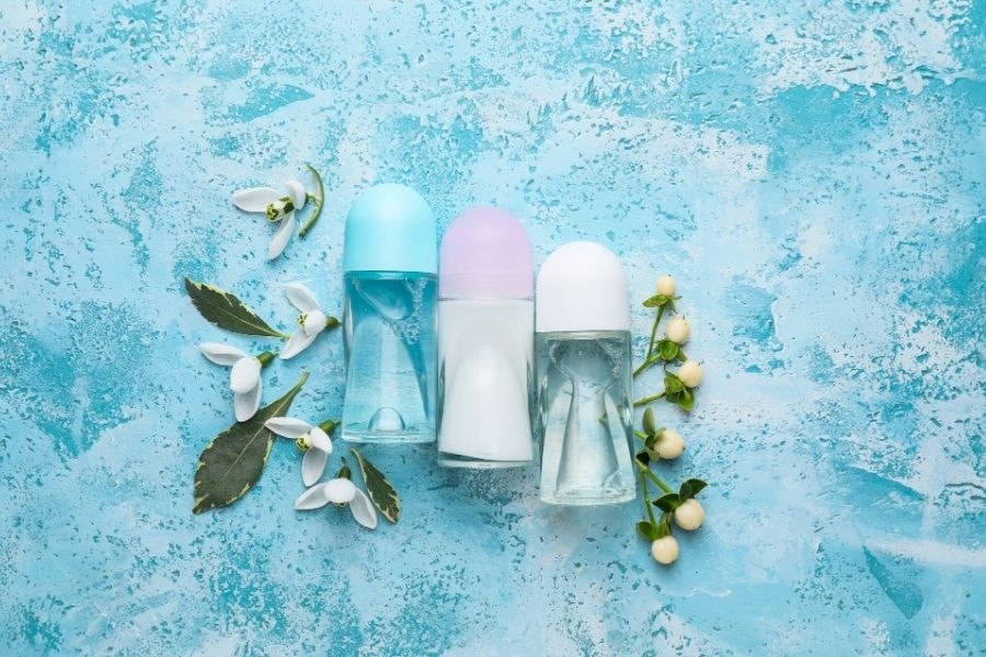 Sử dụng lăn khử mùi sai thành phần có thể gây ra xỉn màu da