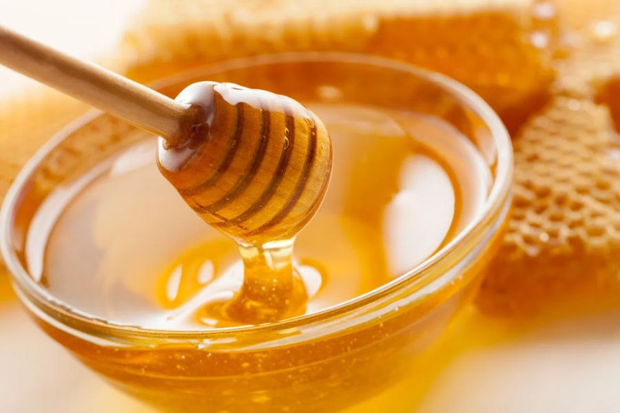 Cách wax lông chân bằng mật ong tại nhà