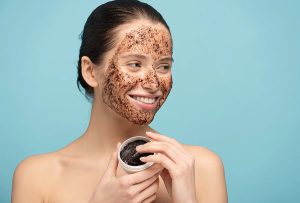 Cafe chứa lượng lớn cafein có tác dụng tẩy tế bào chết và làm đều màu da