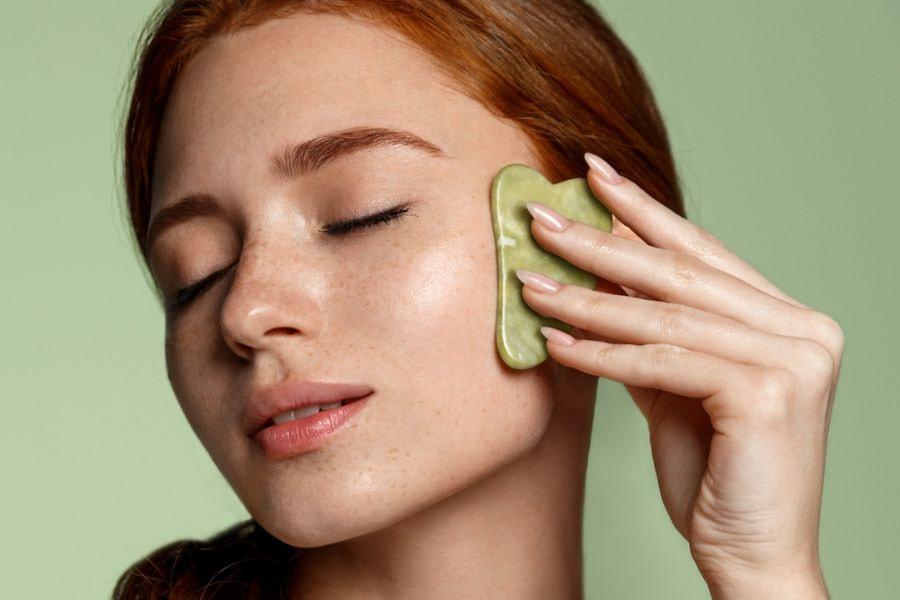 Bạn có thể kết hợp thêm dụng cụ massage giảm mỡ để có hiệu quả nhanh hơn