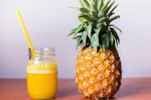 Nước dứa giàu chất xơ và vitamin C giúp chuyển hóa mỡ nhanh chóng