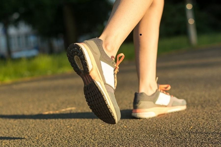 Người nữ có nốt ruồi ở bắp chân trái thường có cuộc sống khá chông gai