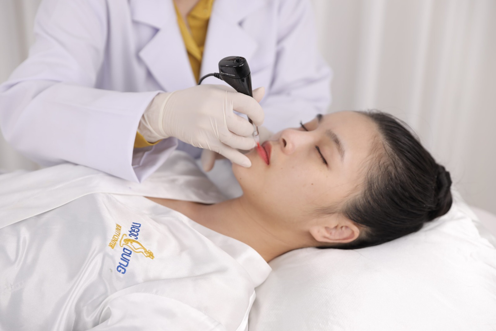 Thẩm mỹ viện Ngọc Dung có nhiều công nghệ phun xăm môi hiện đại