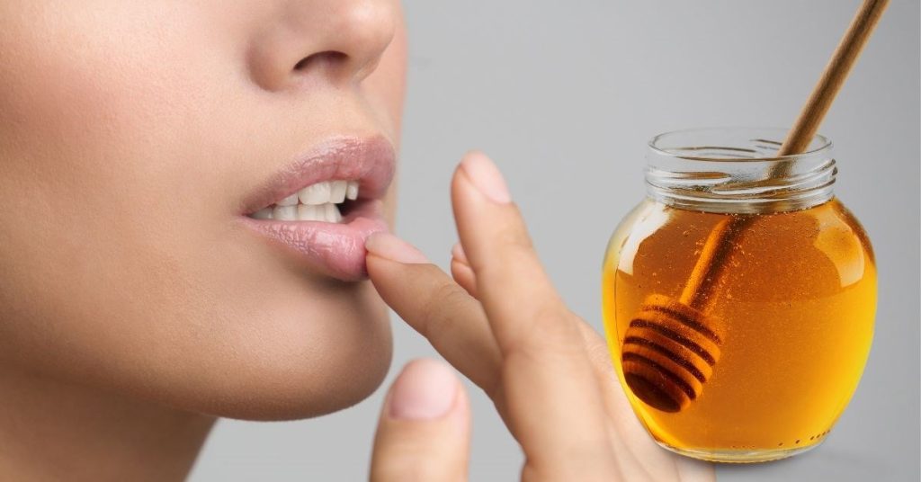 Nhiều người chọn dưỡng môi bằng mật ong qua đêm