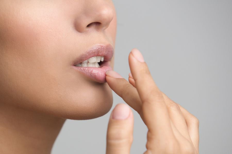 cách xóa xăm môi tại nhà