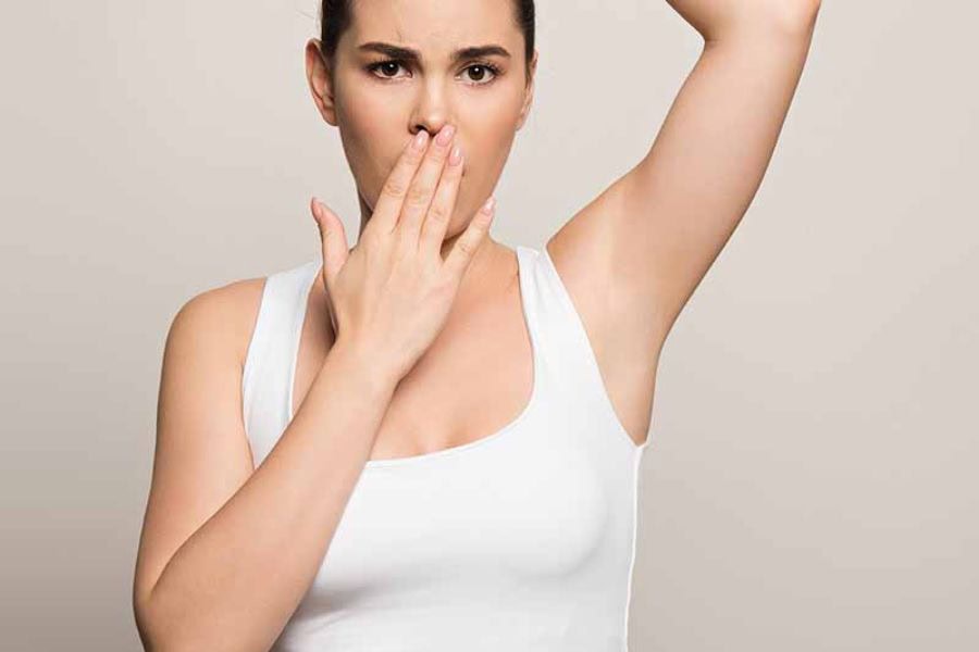 Triệt lông nách để vùng cánh tay luôn mịn màng