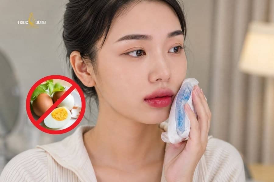 Trứng gà cũng là món cần tránh sau khi phun môi xong