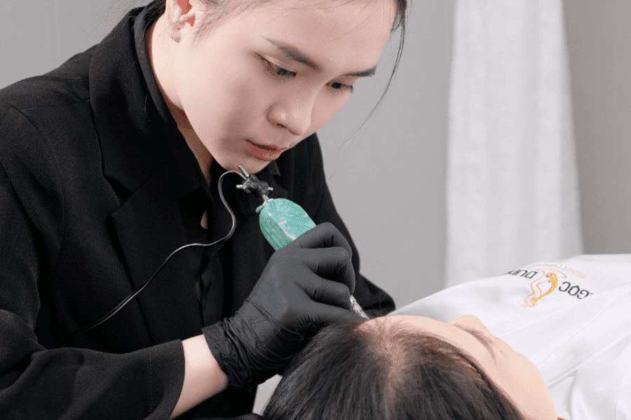 Phun mày chạm hạt vi điểm tại Ngọc Dung